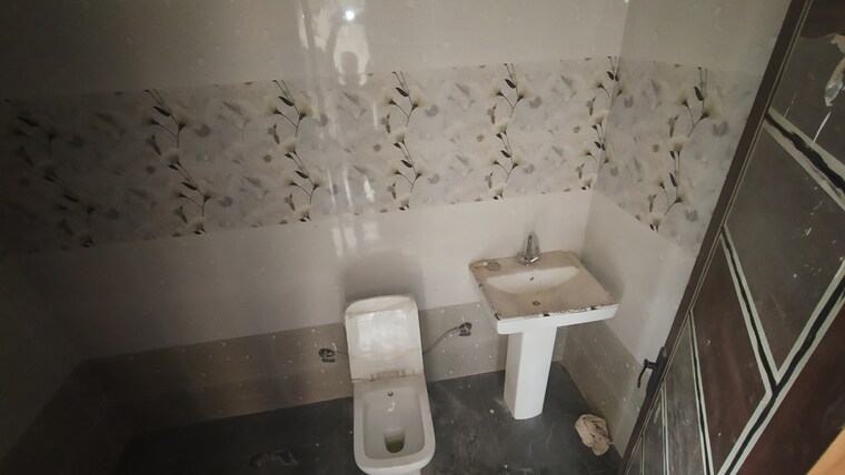 Bathroom, gmada-eco-city 2 Bedroom 1800 Sq.Ft. Builder Floor In North Mullanpur Chandigarh 9425233