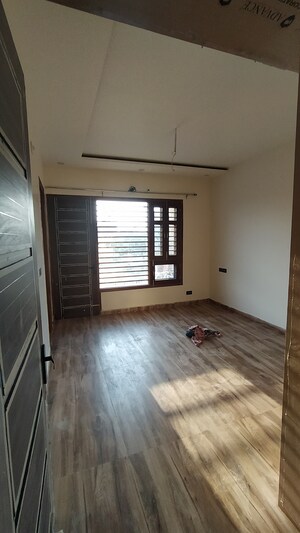 Room in 2 BHK Builder Floor at GMADA Eco City, North Mullanpur – for Rent