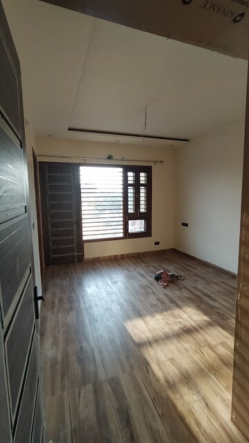 Room in 2 BHK Builder Floor at GMADA Eco City, North Mullanpur – for Rent