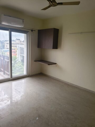 Room in 3 BHK Apartment at Prestige Pine Wood, Koramangala – for Rent