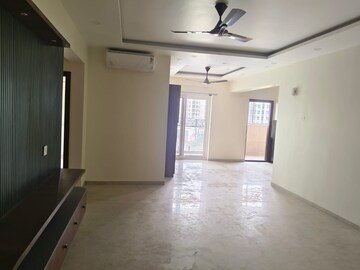 Room in 3 BHK Apartment at Prestige Pine Wood, Koramangala – for Rent