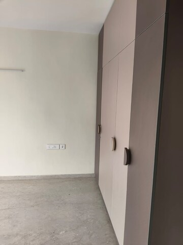 Room in 3 BHK Apartment at Prestige Pine Wood, Koramangala – for Rent