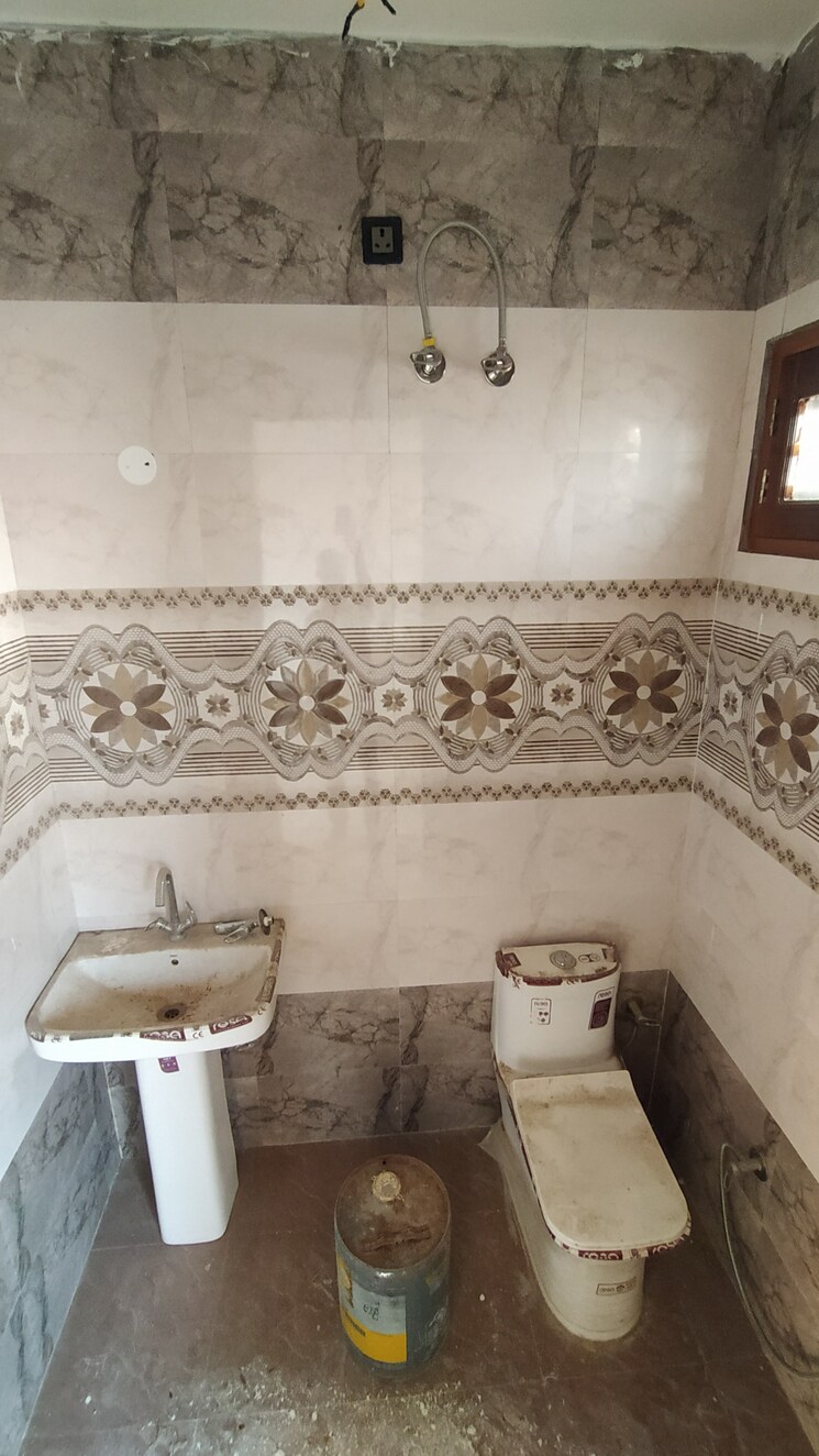 Attached Bathroom, gmada-eco-city 2 Bedroom 1800 Sq.Ft. Builder Floor In North Mullanpur Chandigarh 9425237