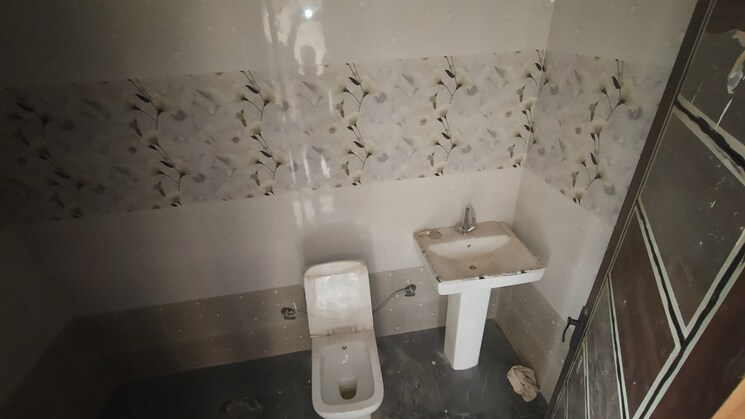 Bathroom, gmada-eco-city 2 Bedroom 1800 Sq.Ft. Builder Floor In North Mullanpur Chandigarh 9425237