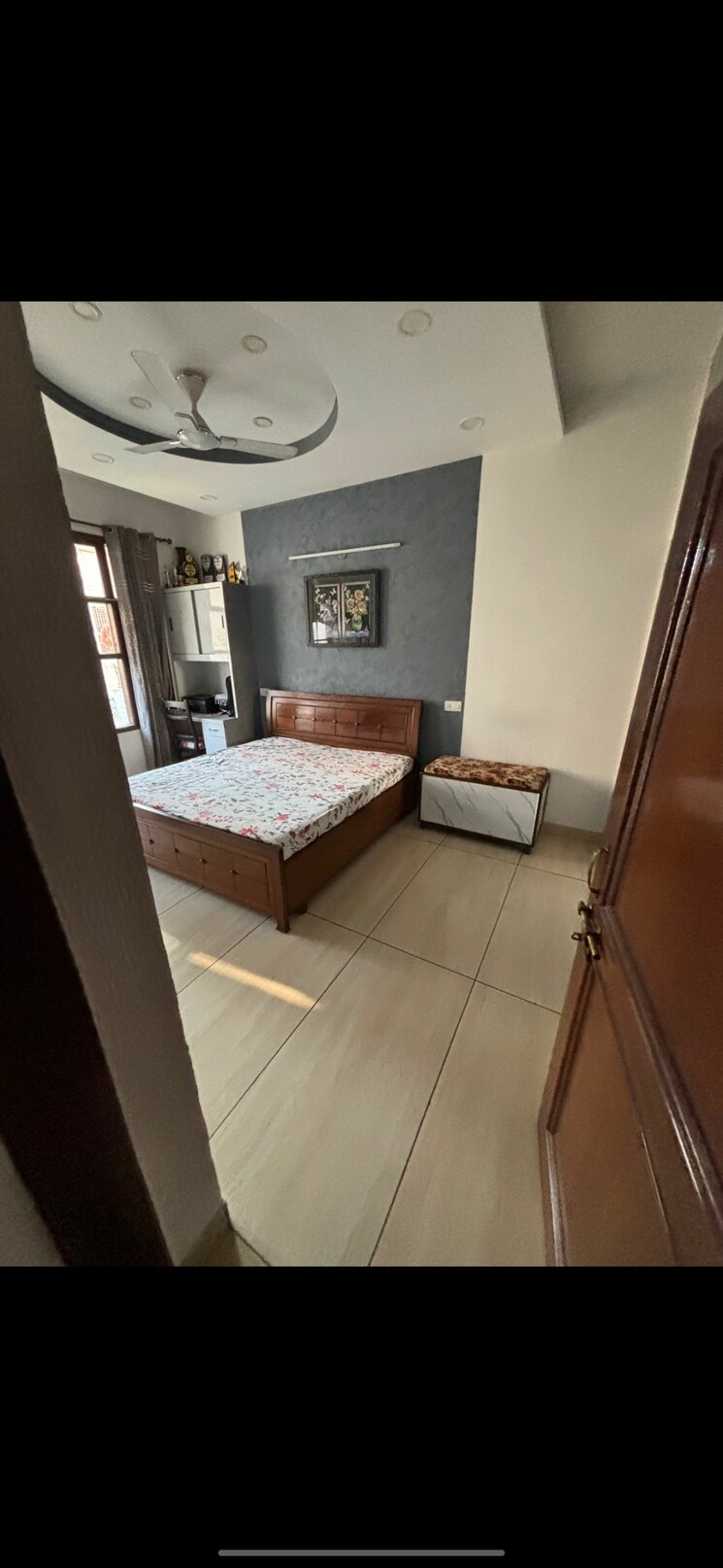 Room, sector 51 3 Bedroom 1350 Sq.Ft. Apartment In Sector 51 Chandigarh 9425245