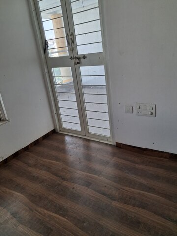 Room in 3 BHK Apartment at Aundh – for Sale