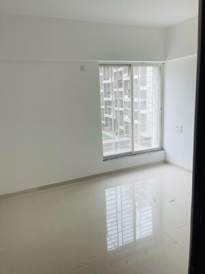 Room in 2 BHK Apartment at Akshay Yash Grecia, Dhanori – for Rent