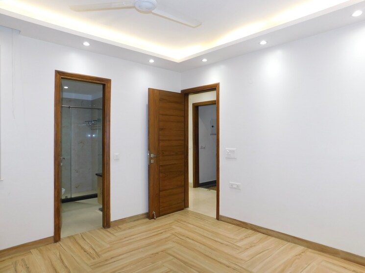 Room, lajpat nagar iii 3 Bedroom 400 Sq.Yd. Builder Floor In Lajpat Nagar Iii Delhi 9425278