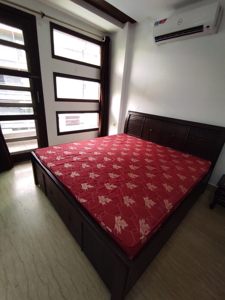 Bedroom, lajpat nagar iii 3 Bedroom 400 Sq.Yd. Builder Floor In Lajpat Nagar Iii Delhi 9425282
