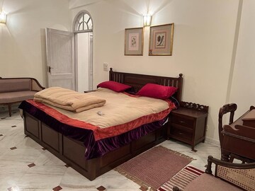 Master Bedroom in 3 BHK Builder Floor at Greater Kailash I – for Rent