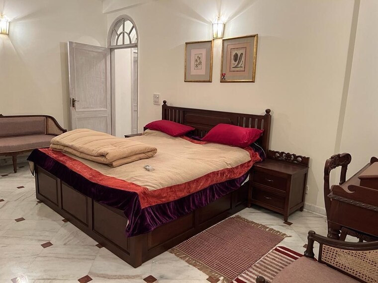 Master Bedroom, greater kailash i 3 Bedroom 3700 Sq.Ft. Builder Floor In Greater Kailash I Delhi 9425299