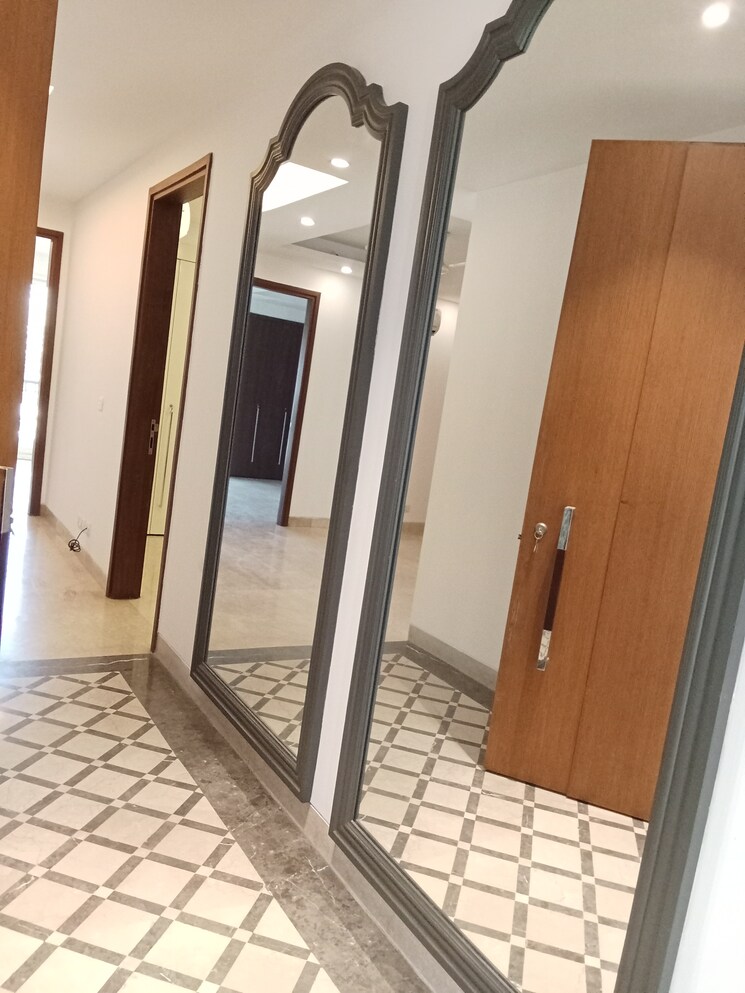 undefined, green park 4 Bedroom 2900 Sq.Ft. Builder Floor In Green Park Delhi 9425300