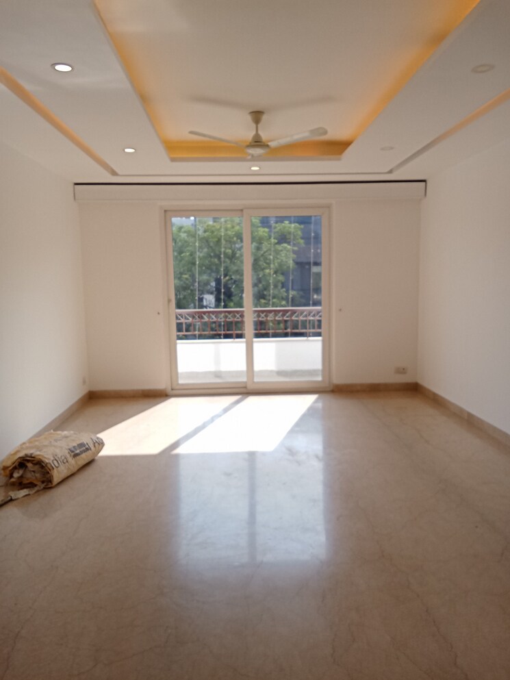 Room, green park 4 Bedroom 2900 Sq.Ft. Builder Floor In Green Park Delhi 9425300