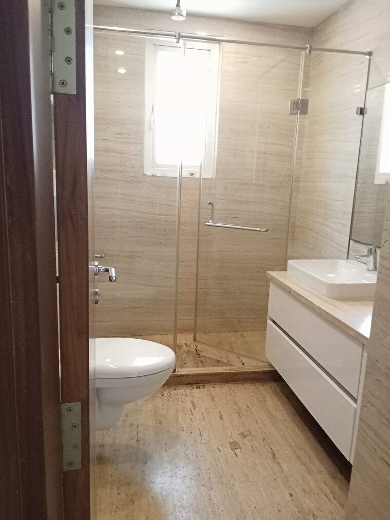 Bathroom, green park 4 Bedroom 2900 Sq.Ft. Builder Floor In Green Park Delhi 9425300