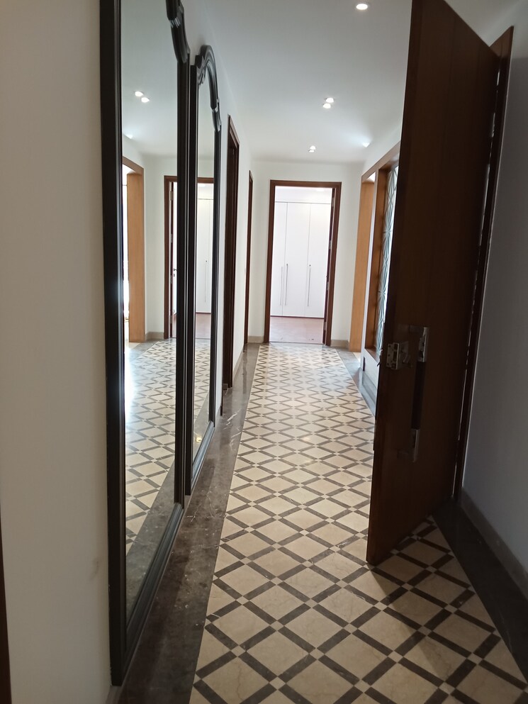 undefined, green park 4 Bedroom 2900 Sq.Ft. Builder Floor In Green Park Delhi 9425300