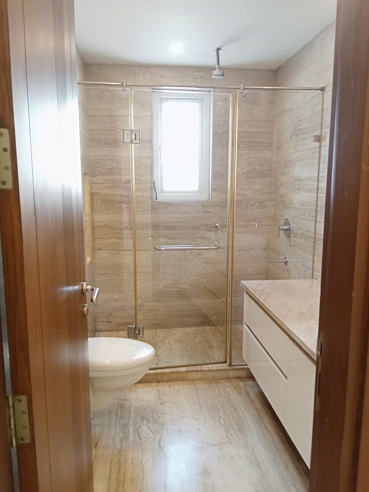 Bathroom, green park 4 Bedroom 2900 Sq.Ft. Builder Floor In Green Park Delhi 9425300