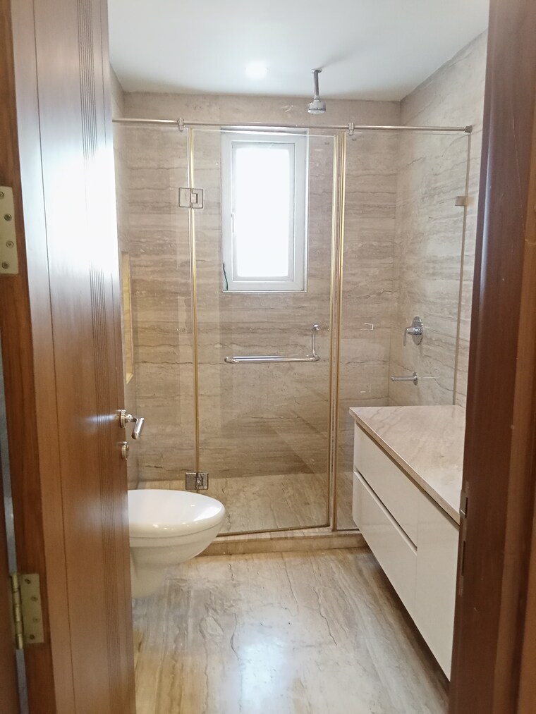 Bathroom, green park 4 Bedroom 2900 Sq.Ft. Builder Floor In Green Park Delhi 9425300