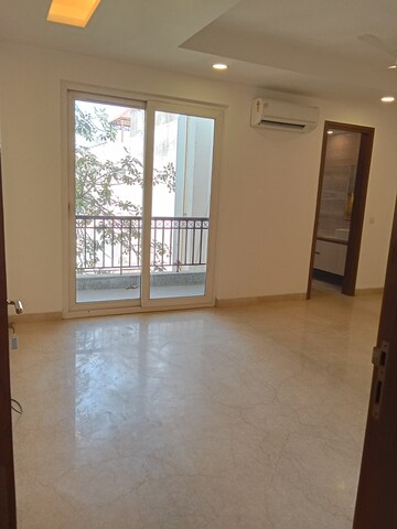 Room in 4 BHK Builder Floor at Green Park – for Rent