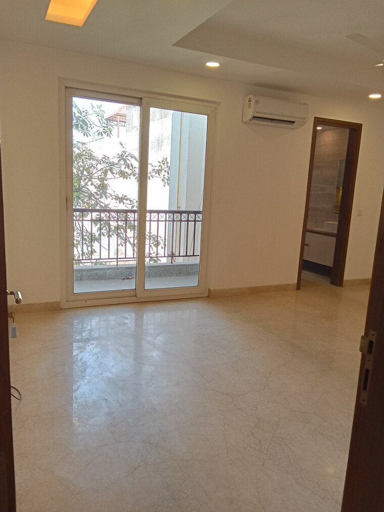 Room, green park 4 Bedroom 2900 Sq.Ft. Builder Floor In Green Park Delhi 9425300