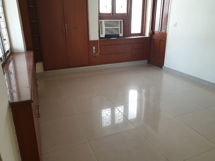 Room, green park 3 Bedroom 1800 Sq.Ft. Builder Floor In Green Park Delhi 9425305