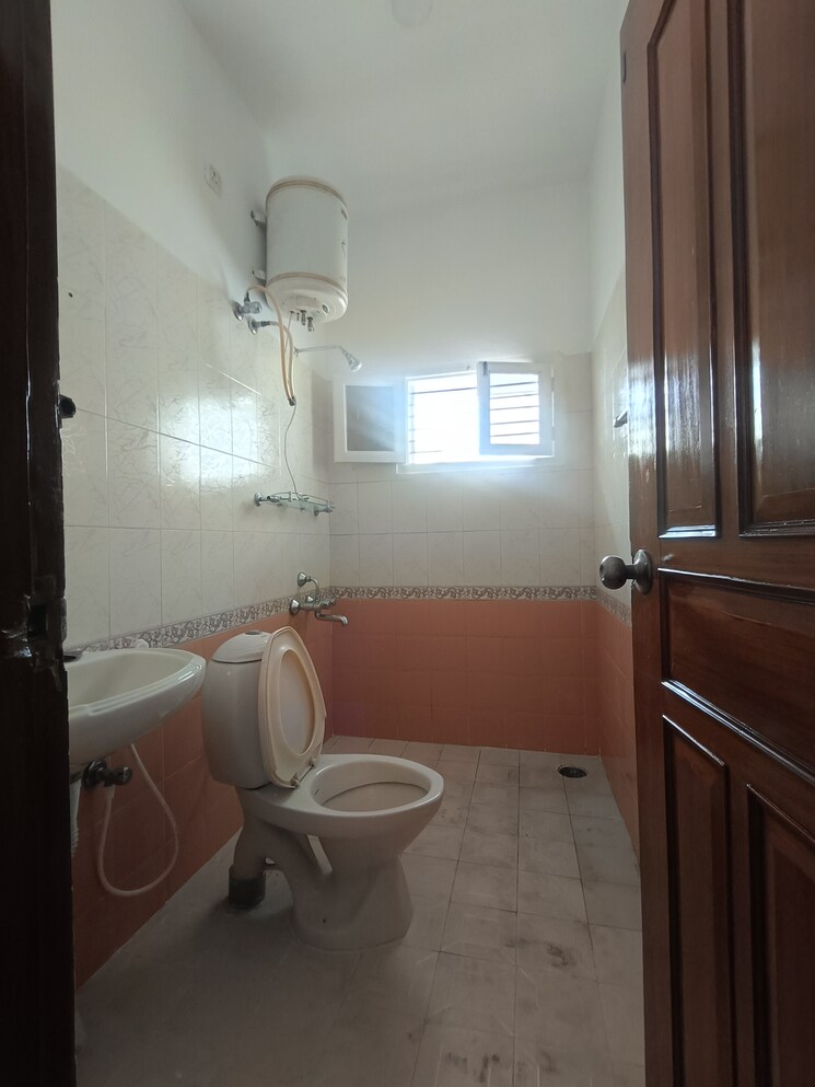 Bathroom, hsr layout 3 Bedroom 2400 Sq.Ft. Independent House In Hsr Layout Bangalore 9425318