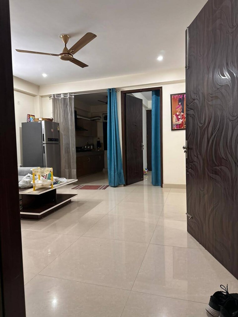 Room, sector 15 3 Bedroom 1500 Sq.Ft. Builder Floor In Sector 15 Gurgaon 9425345
