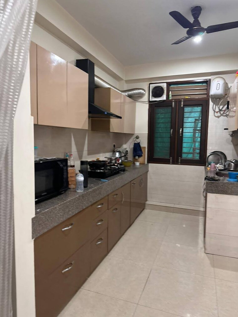 Kitchen, sector 15 3 Bedroom 1500 Sq.Ft. Builder Floor In Sector 15 Gurgaon 9425345