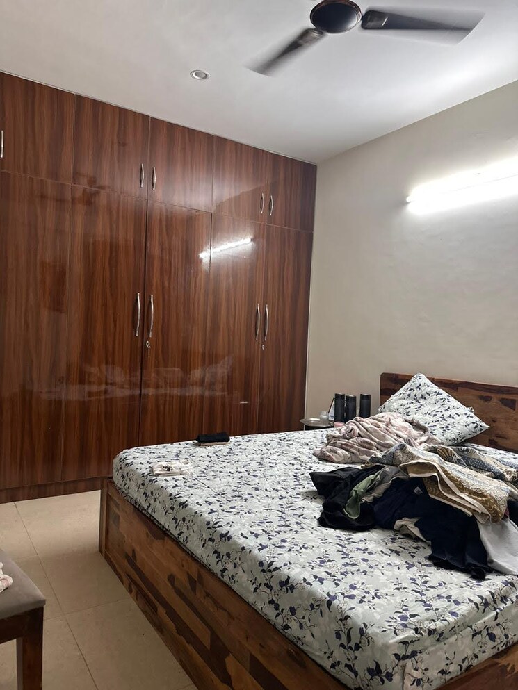 Bedroom, sector 15 3 Bedroom 1500 Sq.Ft. Builder Floor In Sector 15 Gurgaon 9425345