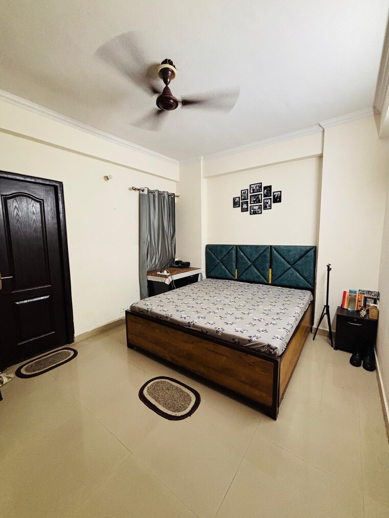 Living Room, aims-golf-city 3 Bedroom 1350 Sq.Ft. Apartment In Sector 75 Noida 9425346