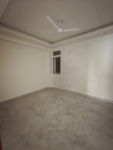 Room in 3 BHK Builder Floor at Sultanpur – for Rent