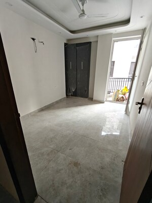 Room in 3 BHK Builder Floor at Sultanpur – for Rent