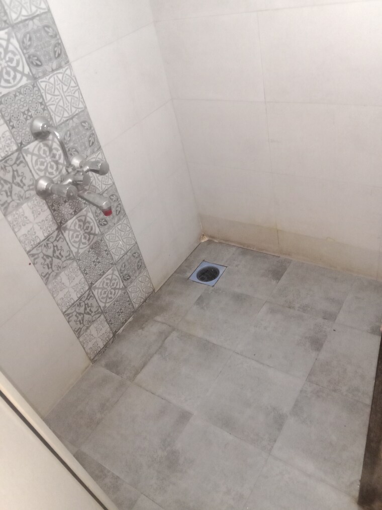 Bathroom, km-narmada-mohan 1 Bedroom 580 Sq.Ft. Apartment In Naigaon East Palghar 9425363