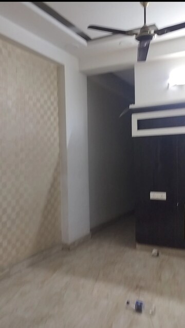 Room in 2 BHK Builder Floor at ABCZ East Sapphire, Sector 45 – for Rent