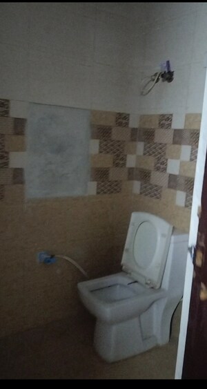 Bathroom in 2 BHK Builder Floor at ABCZ East Sapphire, Sector 45 – for Rent