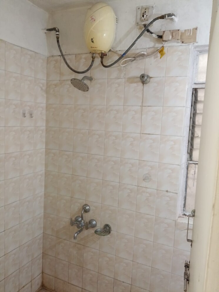 Bathroom, sai-heritage-aundh 2 Bedroom 950 Sq.Ft. Apartment In Aundh Pune 9425371