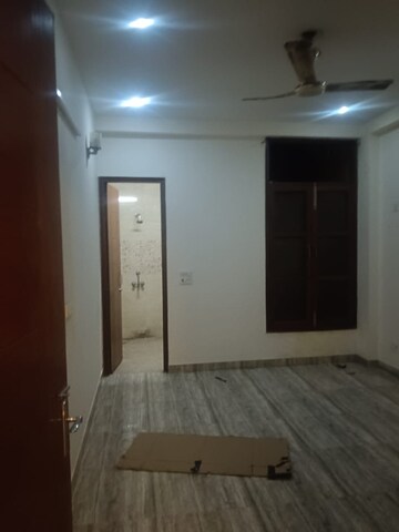 Room in 3 BHK Builder Floor at Panchsheel Vihar – for Rent