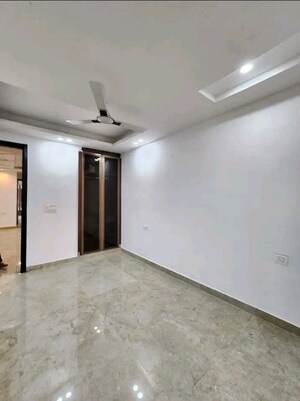 Room in 3 BHK Builder Floor at Chattarpur – for Rent