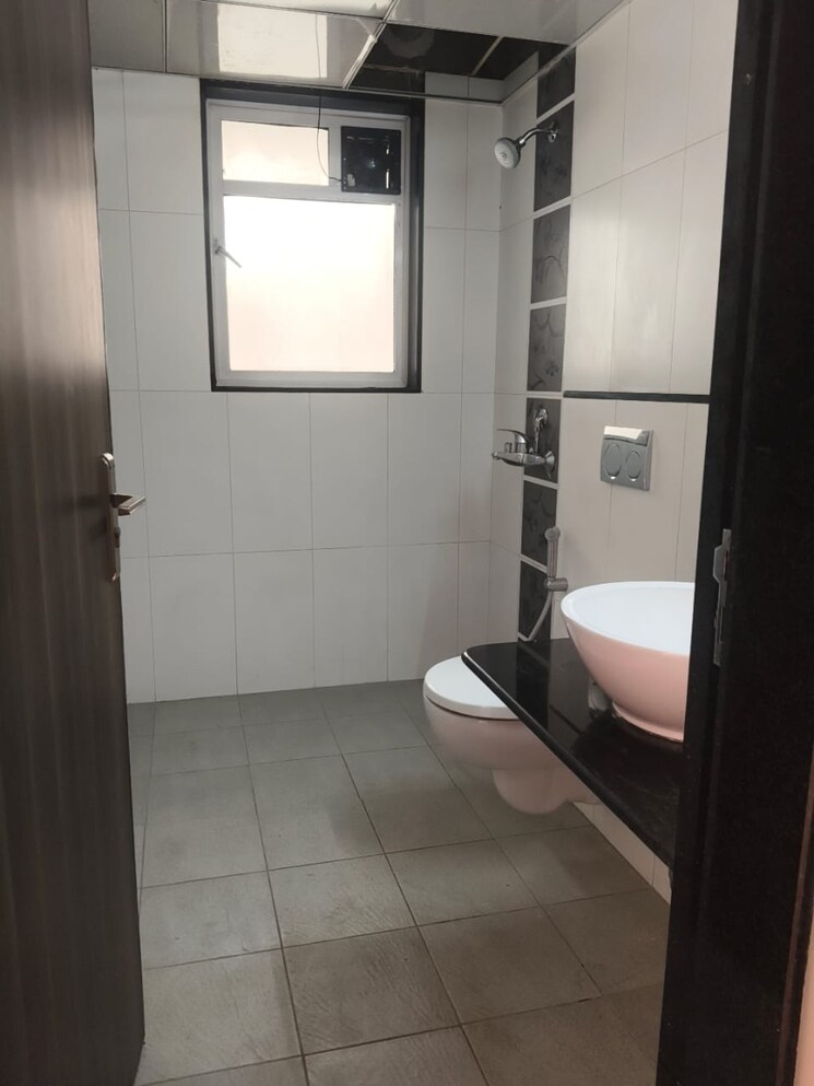 Bathroom, kolte-patil-24k-sereno 2 Bedroom 900 Sq.Ft. Apartment In Baner Pune 9425406