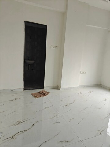 Room in 2 BHK Apartment at Malad West – for Rent