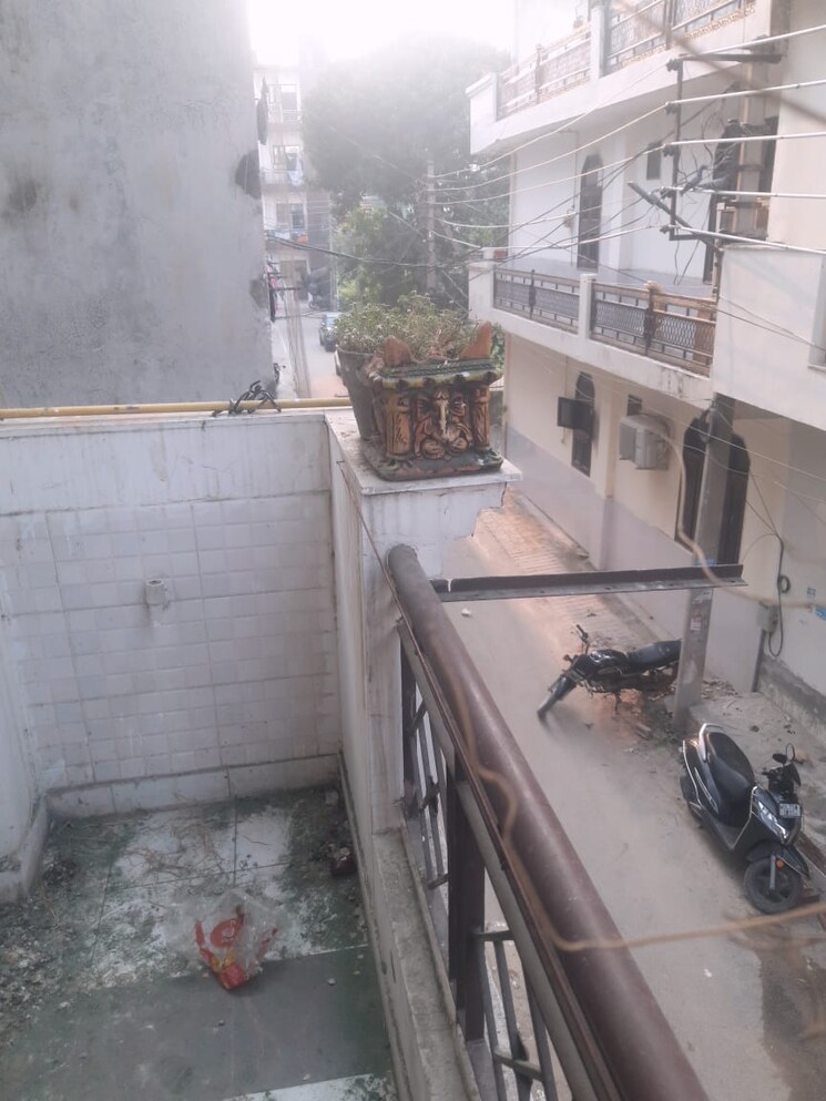 Balcony, vasundhara sector 3 2 Bedroom 50 Sq.Mt. Builder Floor In Vasundhara Sector 3 Ghaziabad 9425470