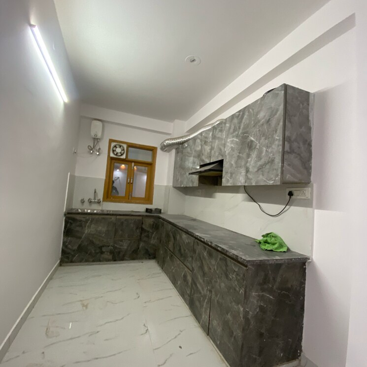 Kitchen, chattarpur 3 Bedroom 1400 Sq.Ft. Builder Floor In Chattarpur Delhi 9425495