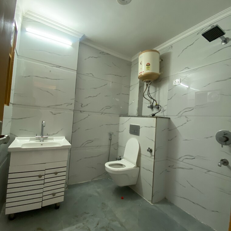 Attached Bathroom, chattarpur 3 Bedroom 1400 Sq.Ft. Builder Floor In Chattarpur Delhi 9425495