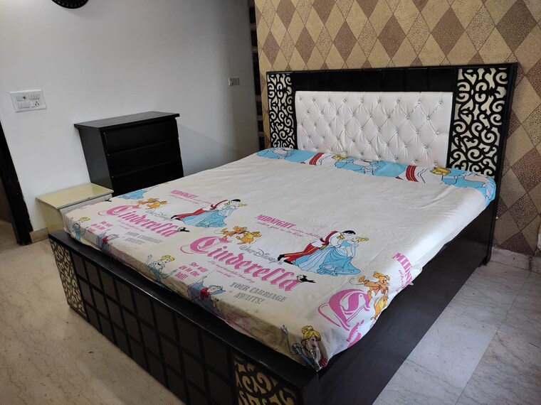 Bedroom, palam vihar 3.5 Bedroom 3000 Sq.Ft. Builder Floor In Palam Vihar Gurgaon 9425508