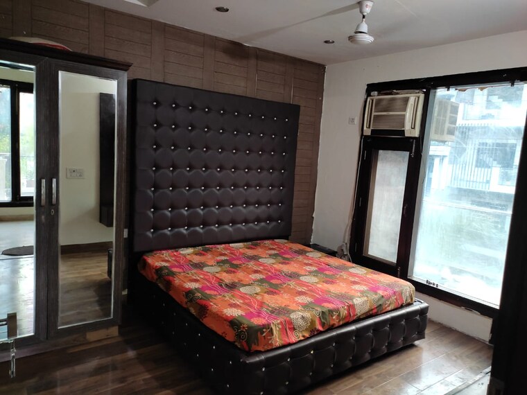 Bedroom, palam vihar 3.5 Bedroom 3000 Sq.Ft. Builder Floor In Palam Vihar Gurgaon 9425508