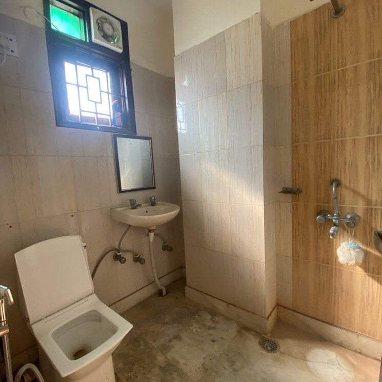 Bathroom, chattarpur 2 Bedroom 800 Sq.Ft. Builder Floor In Chattarpur Delhi 9425507
