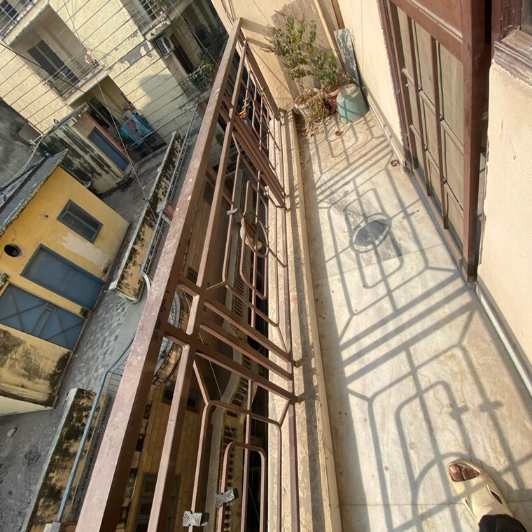 Balcony, chattarpur 2 Bedroom 800 Sq.Ft. Builder Floor In Chattarpur Delhi 9425507