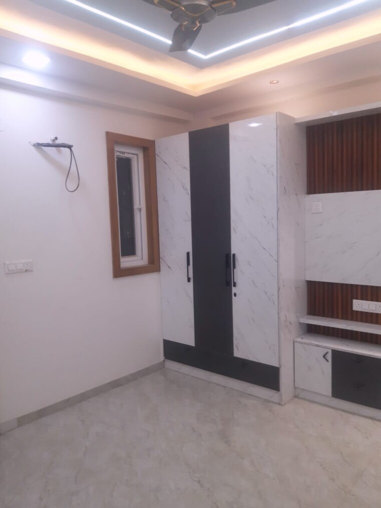 Room, vasundhara sector 3 4 Bedroom 200 Sq.Mt. Builder Floor In Vasundhara Sector 3 Ghaziabad 9425510