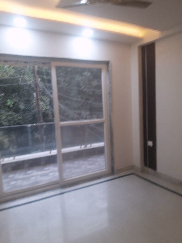 Room, vasundhara sector 3 4 Bedroom 200 Sq.Mt. Builder Floor In Vasundhara Sector 3 Ghaziabad 9425510