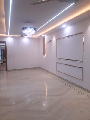 Room in 4 BHK Builder Floor at Vasundhara Sector 3 – for Sale