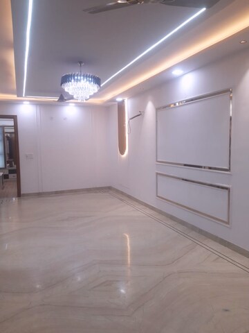 Room in 4 BHK Builder Floor at Vasundhara Sector 3 – for Sale